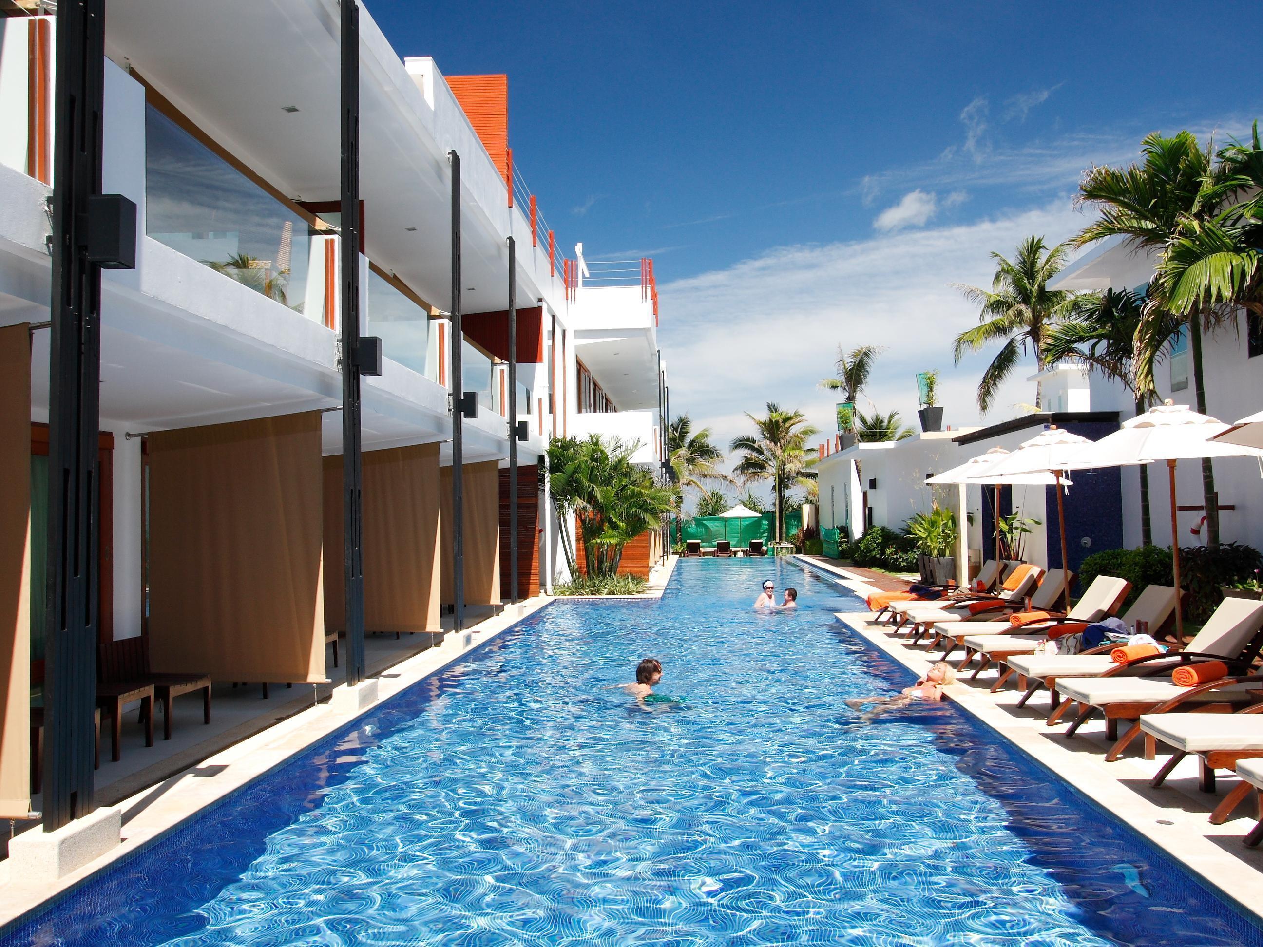 La Flora Resort Patong Екстериор снимка