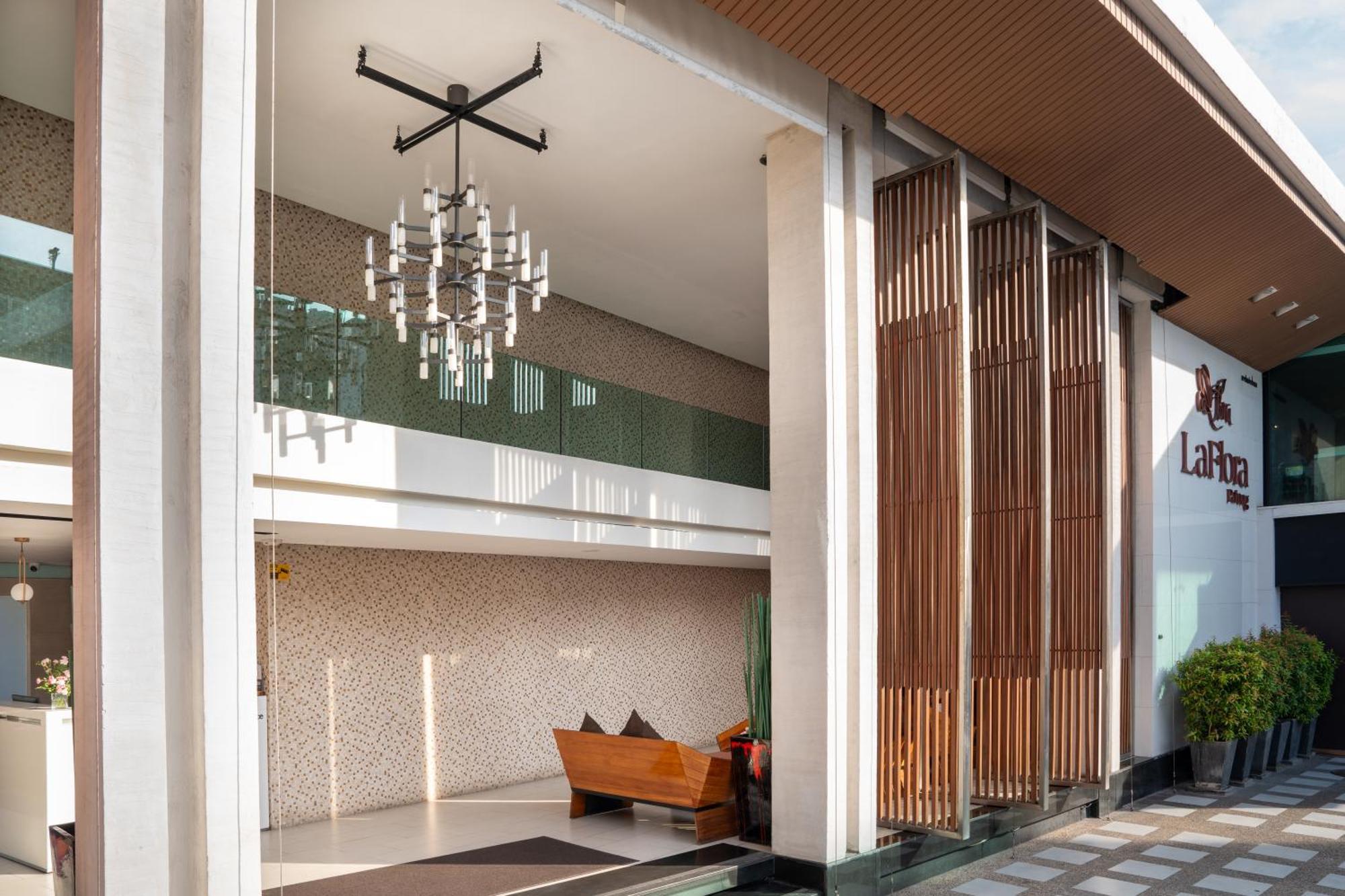 La Flora Resort Patong Екстериор снимка
