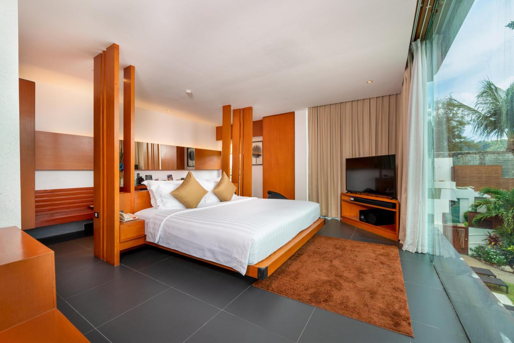 La Flora Resort Patong Екстериор снимка