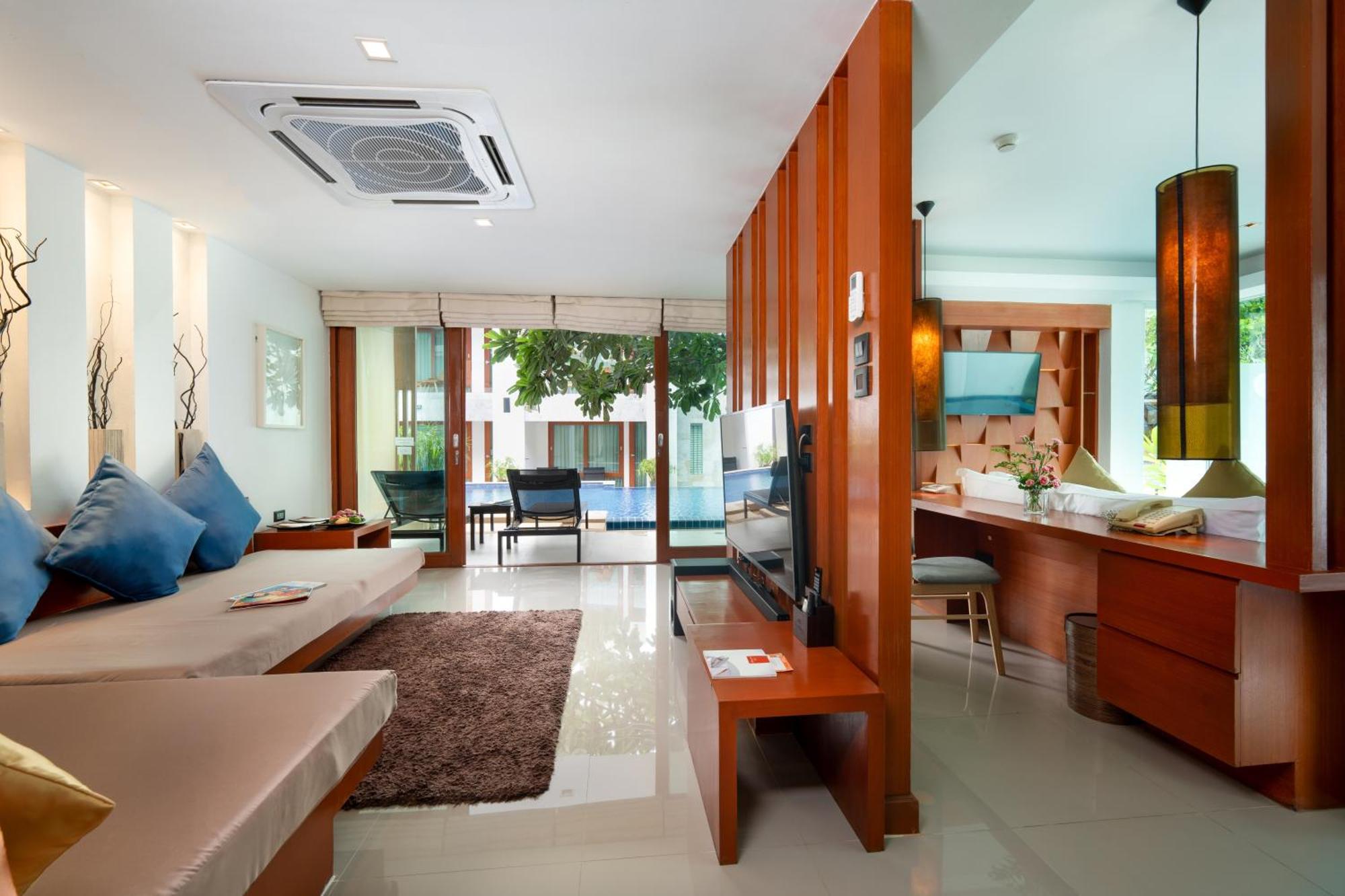 La Flora Resort Patong Екстериор снимка