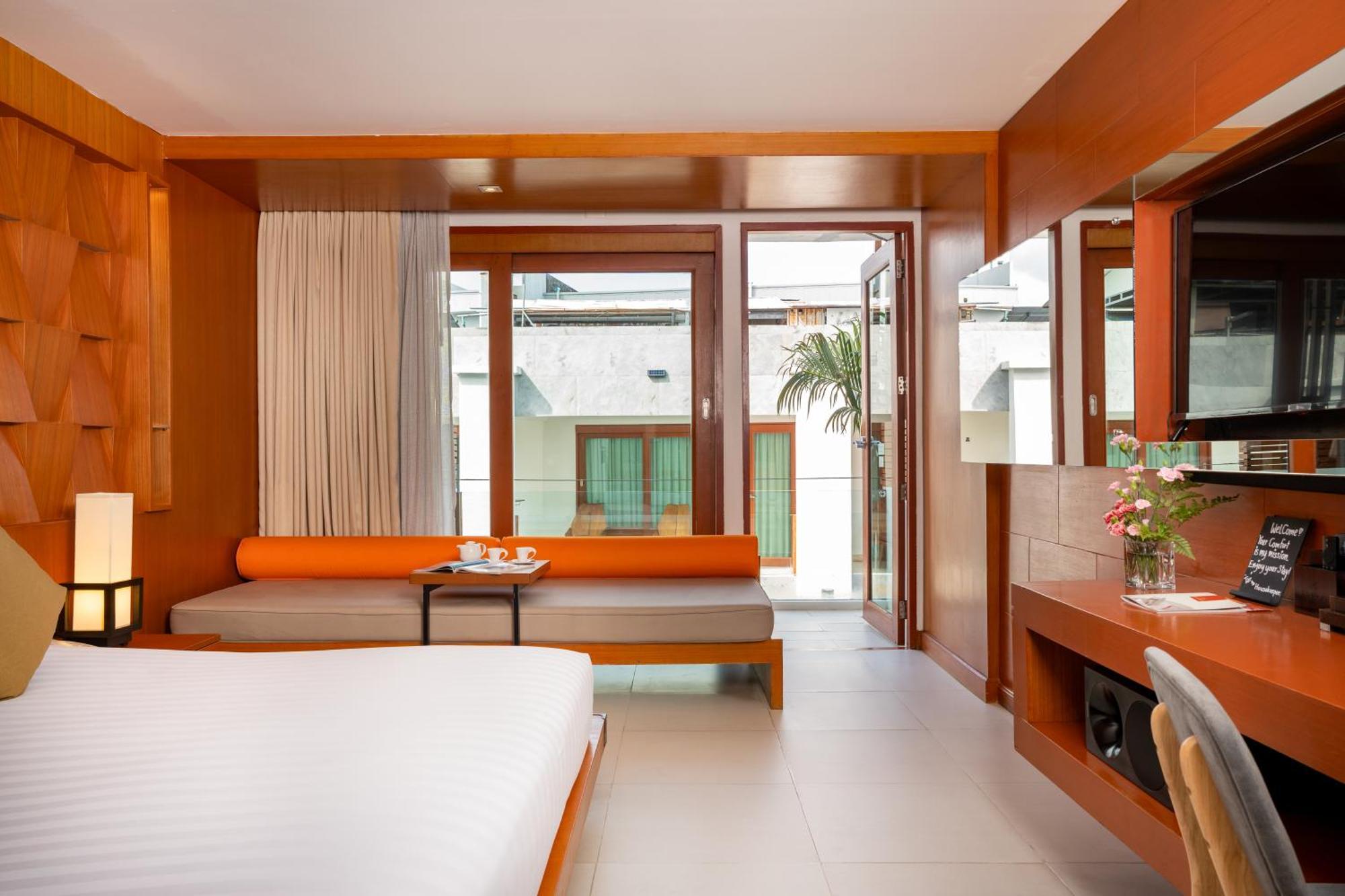 La Flora Resort Patong Екстериор снимка